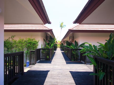 Fanari Khaolak Resort - Sea Front Zone Resort in Khuekkhak