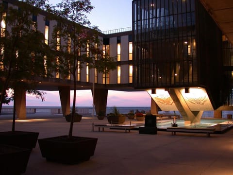 Crowne Plaza Milwaukee Airport by IHG Hotel in Oak Creek