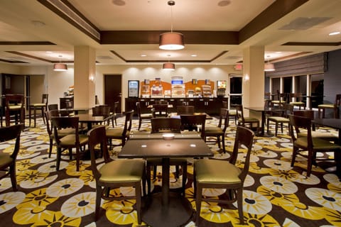 Holiday Inn Express Hotel & Suites Largo-Clearwater By IHG Hotel in Largo