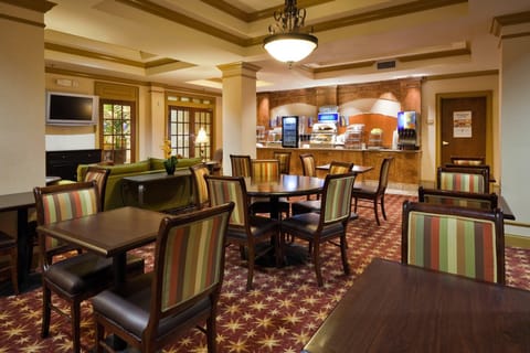 Holiday Inn Express Hotel & Suites Pell City By IHG Hotel in Pell City