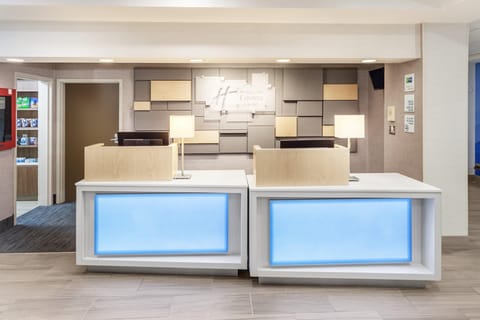 Holiday Inn Express & Suites Tilton By IHG Hotel in Tilton