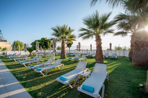 Dore Hotel Hotel in Agia Marina