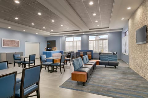 Holiday Inn Express Hotel & Suites Norfolk Airport By IHG Hotel in Norfolk
