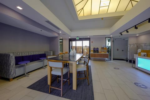 Holiday Inn Express & Suites Santa Clara - Silicon Valley By IHG Hotel in Santa Clara