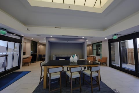 Holiday Inn Express & Suites Santa Clara - Silicon Valley By IHG Hotel in Santa Clara