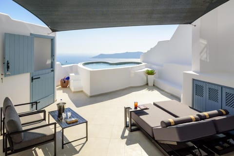 Pegasus Suites & Spa Hotel in Imerovigli