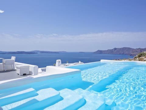 Canaves Ena Hotel in Oia