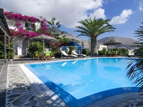 Holiday Beach Resort Hotel in Santorini