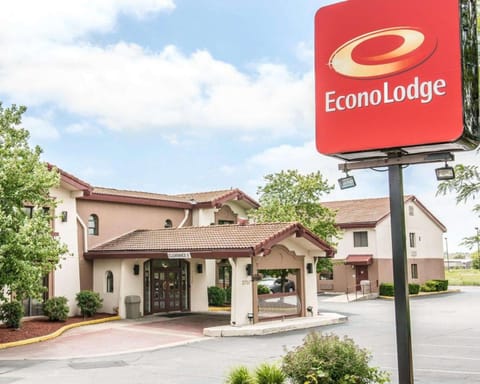 Econo Lodge Kalamazoo near Wings Stadium Hotel in Kalamazoo