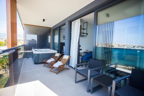 LIBERTY PLAZA Hotel in Novalja