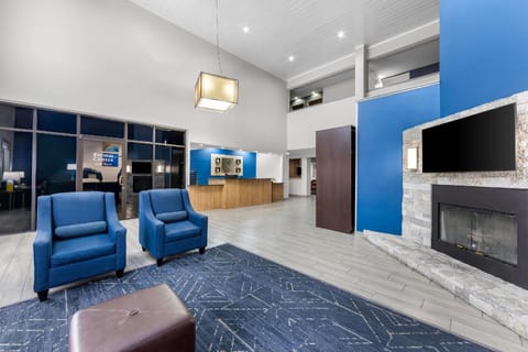 Comfort Suites London South Hotel in London