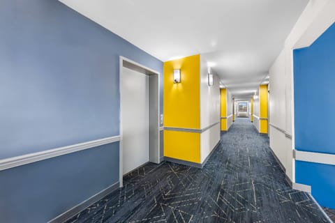 Comfort Suites London South Hotel in London