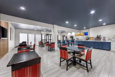 Comfort Suites London South Hotel in London