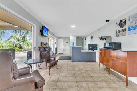 Studio 6 Extended Stay - Summerville, SC - Charleston Hotel in Summerville