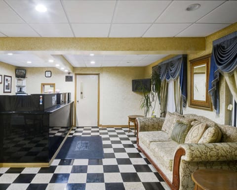 Econo Lodge Morgantown Hotel in Westover