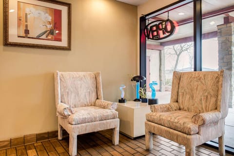 Econo Lodge Holland - Toledo Hotel in Holland