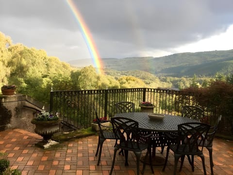 Highland Bear Lodge & Luxury Bear Huts Lodge in Scotland