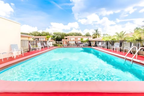 Econo Lodge Inn & Suites Florida City Hotel in Florida City