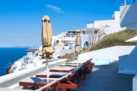 The Last Sunbeam Hotel in Thera