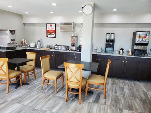 Econo Lodge Inn & Suites Mason City - Clear Lake Hotel in Mason City