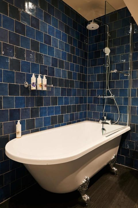 Woodstock Arms Inn in West Oxfordshire District