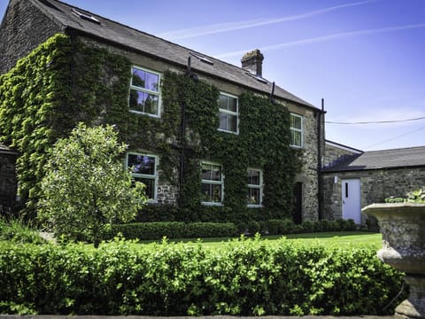 The Wyvill Arms Inn in England