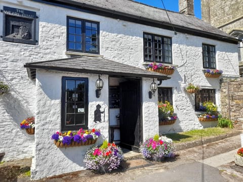 The Weary Friar Inn in West Devon District