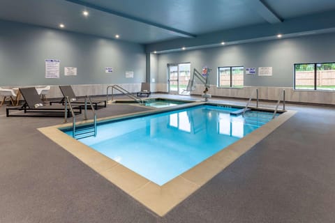 Baymont Inn & Suites by Wyndham Madison Hotel in Fitchburg