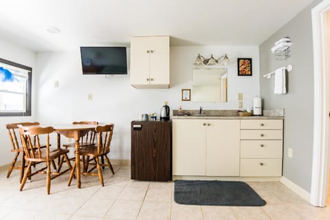 Riverwalk Inn Inn in Chelan (In Town)