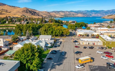 Riverwalk Inn Inn in Chelan (In Town)