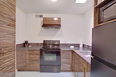 INNdulge Iconic Gay Men's Resort Resort in Palm Springs