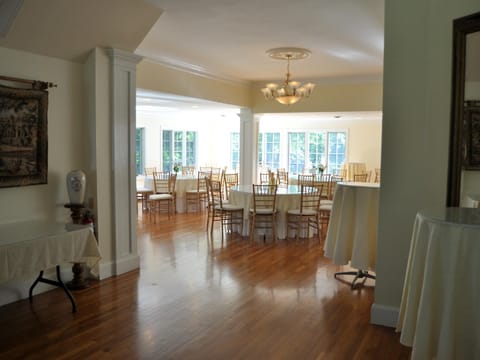 Anne's Washington Inn Hotel in Saratoga Springs