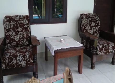 Padang Lovina Seaside Cottage Hotel in Buleleng