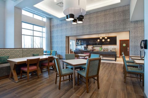Hampton Inn & Suites by Hilton Ottawa West Hotel in Ottawa