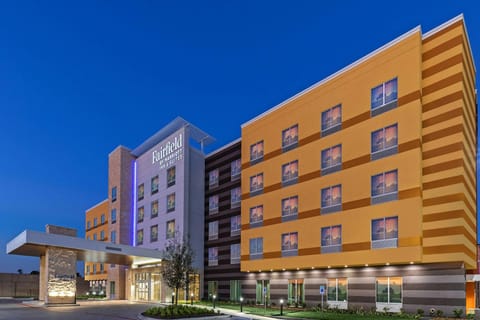 Fairfield by Marriott Inn & Suites Houston Memorial City Area Hotel in Addicks
