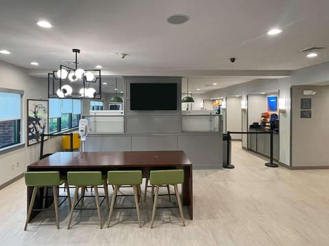 Comfort Suites Mobile-South Alabama University Area Hotel in Mobile