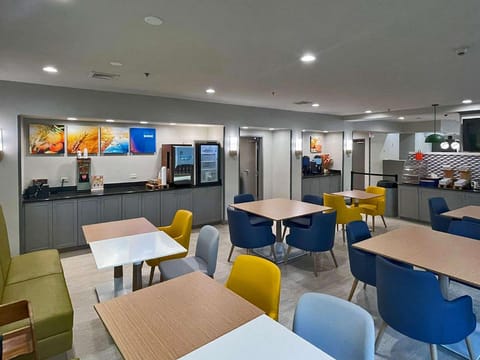 Comfort Suites Mobile-South Alabama University Area Hotel in Mobile