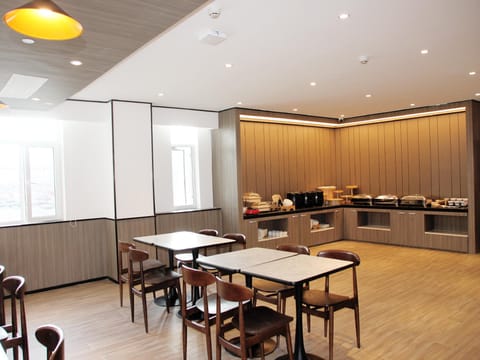 Hanting Hotel Zhangjiakou Chichen Bus Terminal Hotel in Beijing