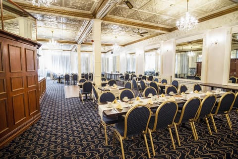 Hydro Hotel Hotel in Douglas