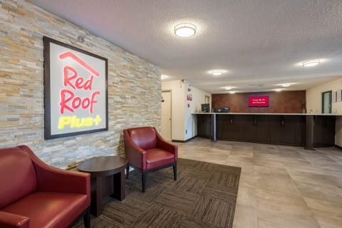 Red Roof PLUS+ & Suites Opelika Hotel in Opelika