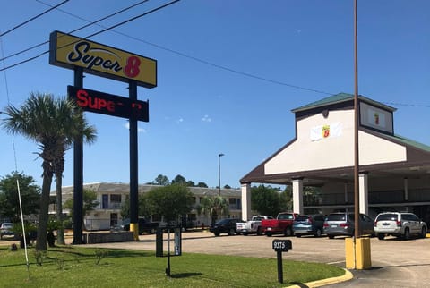 Super 8 by Wyndham Gulfport Airport NW/Near Biloxi Hotel in Gulfport