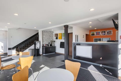 Shared lounge/TV area