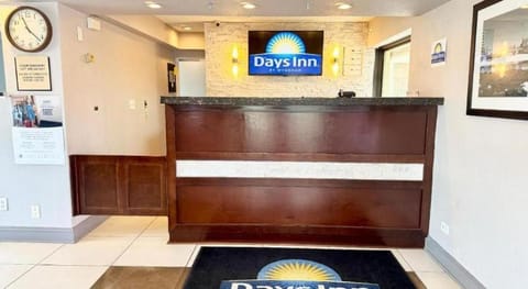 Days Inn by Wyndham St. Charles IL Hotel in Saint Charles