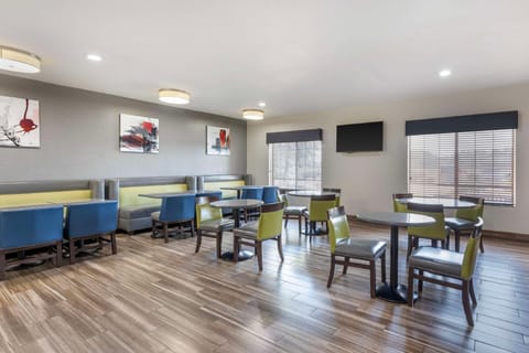 Best Western Plus Mansfield Inn & Suites Hotel in Mansfield