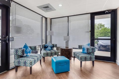 Clarion Pointe Morrow - Atlanta South Hotel in Morrow