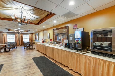 Best Western Plus Steeplegate Inn Hotel in Davenport