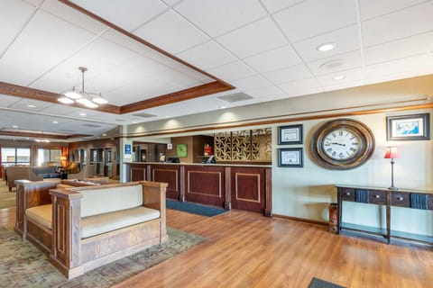 Best Western Plus Steeplegate Inn Hotel in Davenport