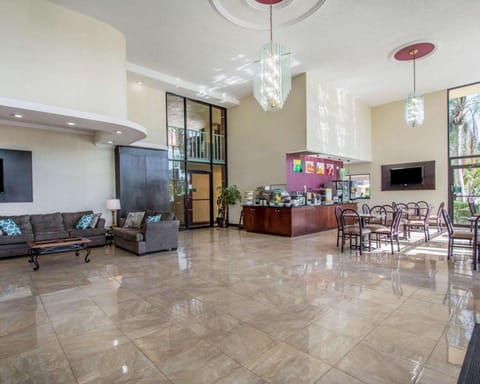 Quality Inn & Suites at Tropicana Field Hotel in St Petersburg