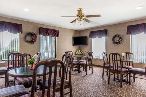 Quality Inn Andalusia Hotel in Alabama