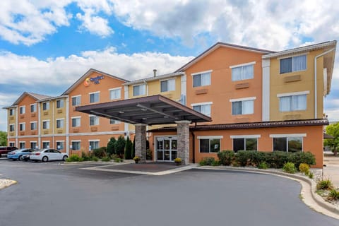 Comfort Inn Gurnee near Six Flags Hotel in Gurnee